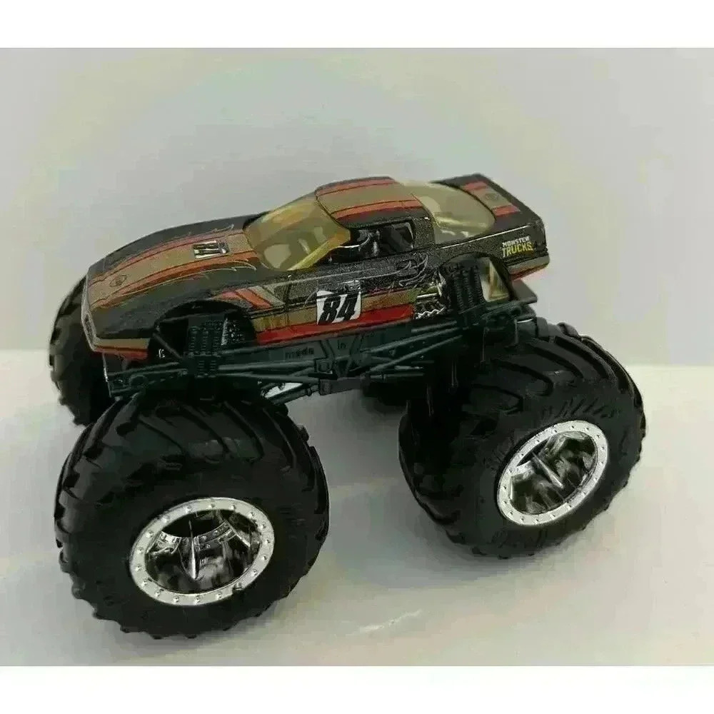 2021 Hot Wheels Monster Trucks CORVETTE 1:64 Diecast Car
